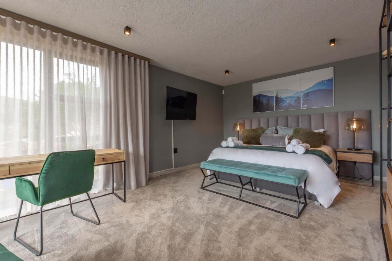 Misty Meadows Villa ดัลสทรูม ภายนอก รูปภาพ